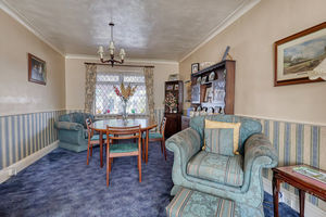 Lounge/Diner- click for photo gallery